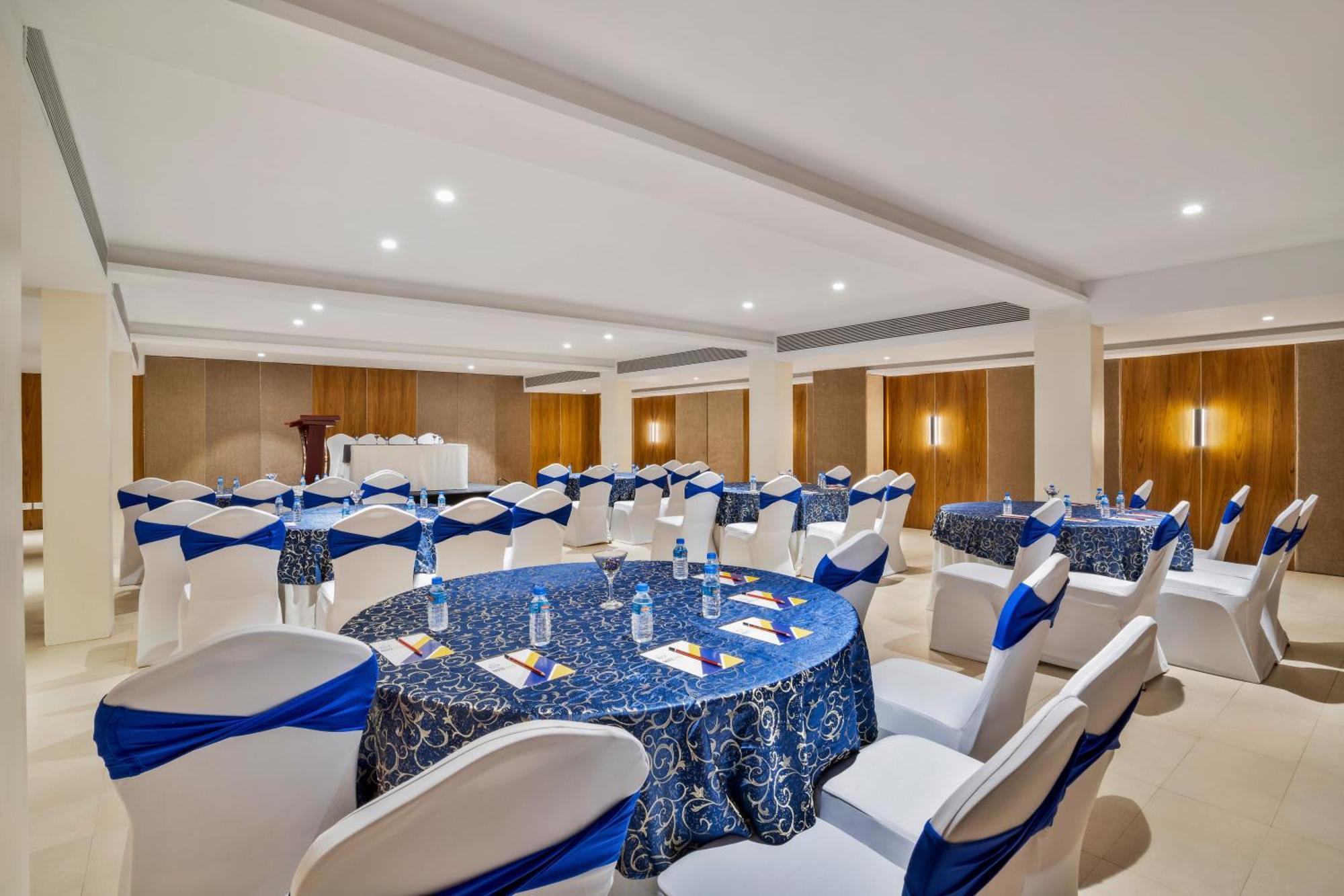 Hotel De Mandarin Candolim Exterior foto
